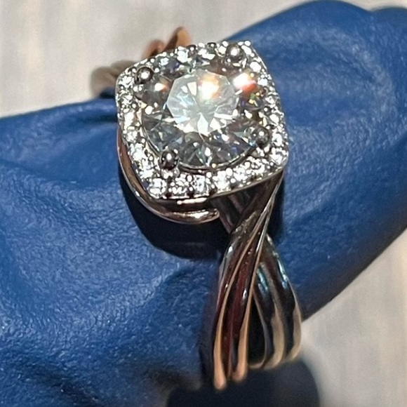 Jewelry - 1.5ct Moissanite Ring.